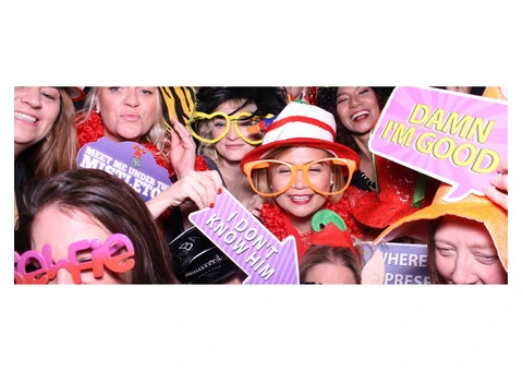 Top-Quality Photo Booth Hire in Kent | Surrey FaceBooth - 2/3