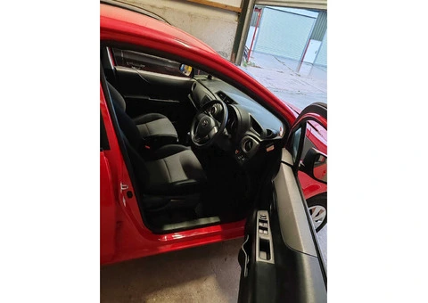 Red Toyota Vitz For Sale - 3/5