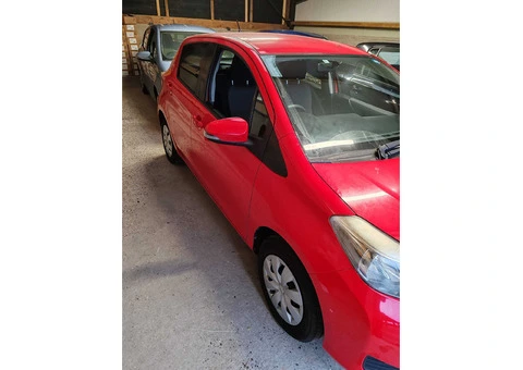 Red Toyota Vitz For Sale - 5/5