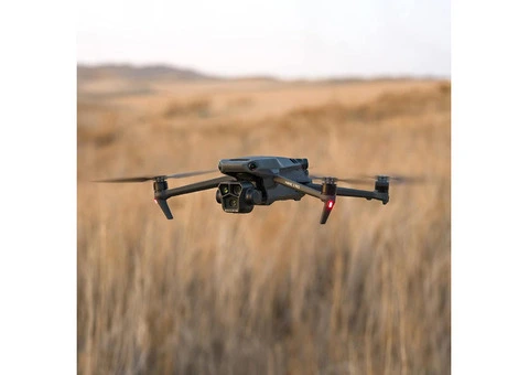 DJI Mavic 3 Pro Fly More Combo with DJI RC - 4/9