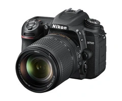 Nikon D7500 DSLR Camera with 18-140mm Lens