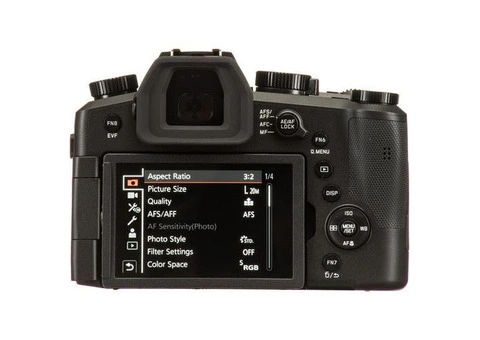 Leica V-Lux 5 Digital Camera - 13/23