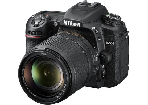 New Nikon D7500 20.9MP DSLR Camera - 3/4
