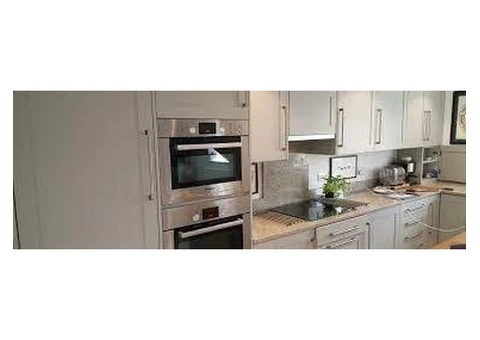 Looking For Professional Hand-Painted Kitchen, Then Click Here