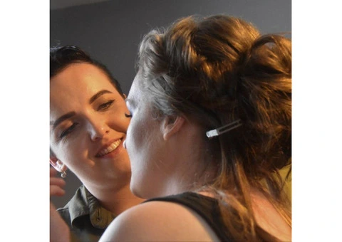 Enhance Your Beauty with the Finest Freelance Makeup Artist in Birmingham