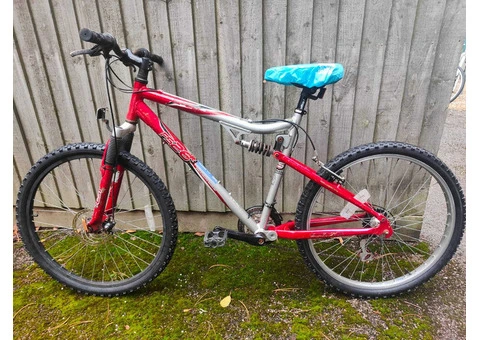 Red & Silver MTB Apollo - 2/2