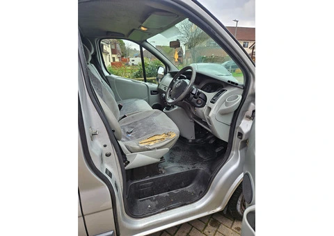 2005 vivaro 2900 crew cab - 8/10