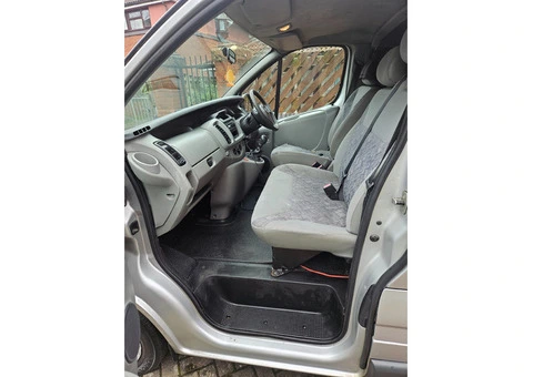 2005 vivaro 2900 crew cab - 9/10