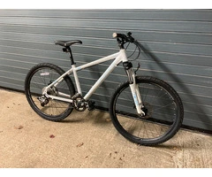 White MTB Carrera Vulcan
