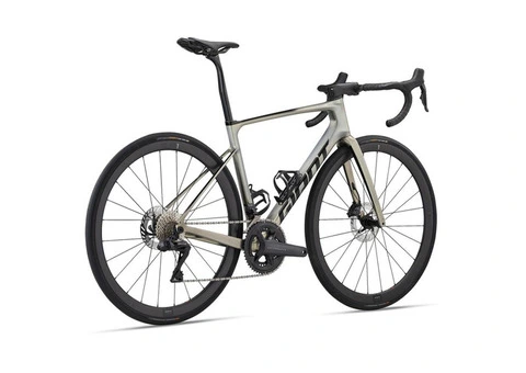 2024 Giant Defy Advanced SL 1 Road Bike ( PIENARBIKESHOP ) - 2/3