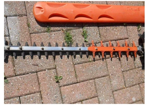 ​STIHL HS 82 RC PETROL HEDGE TRIMMER - 2/2
