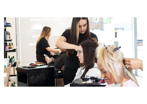 Transform Your Hair at Lacy Locks Hair Extensions in Milton Keynes - 4/7