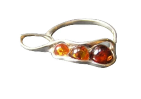 Amber and Silver Rings and Silver Shell Necklace: Is It Worth to Buy?