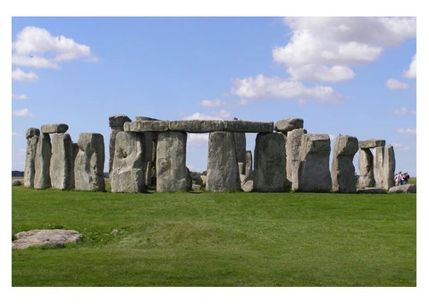 Admire the age-old iconic monuments  with the tailored Private Stonehenge tours