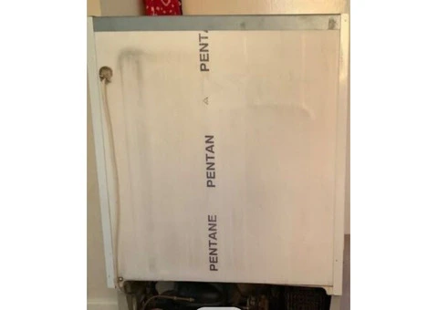 Build in under counter fridge for repair or spares - 2/6