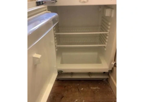 Build in under counter fridge for repair or spares - 6/6