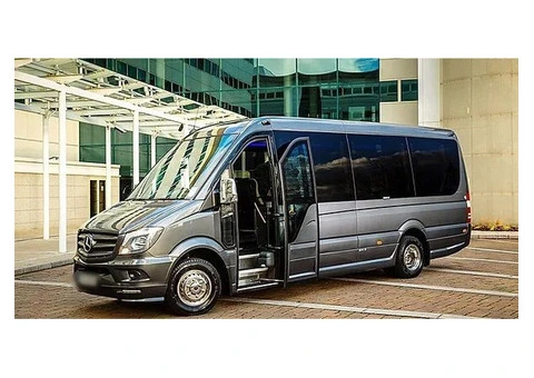 Minibus Hire Leeds: Reliable Group Transportation in Leeds
