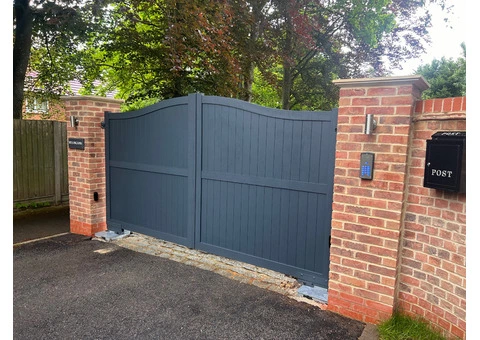 Driveway gates in aluminium with electric motors - 2/6