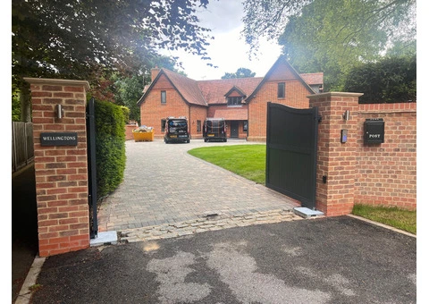 Driveway gates in aluminium with electric motors - 4/6