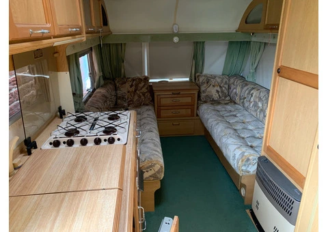 Four berth caravan - 1/9