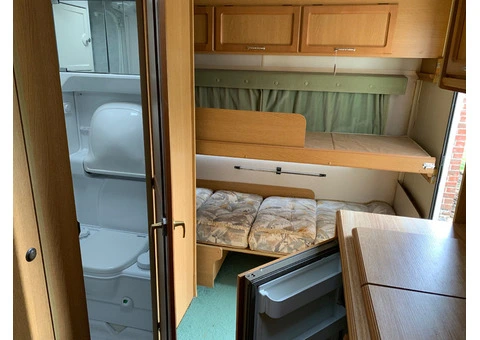 Four berth caravan - 3/9