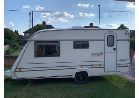 Four berth caravan - 5/9