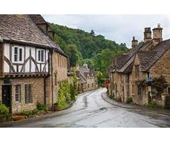 Admire the age-old iconic monuments  with the tailored Private Stonehenge tours