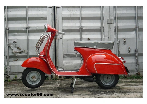 Vespa 150 Red - 1/3