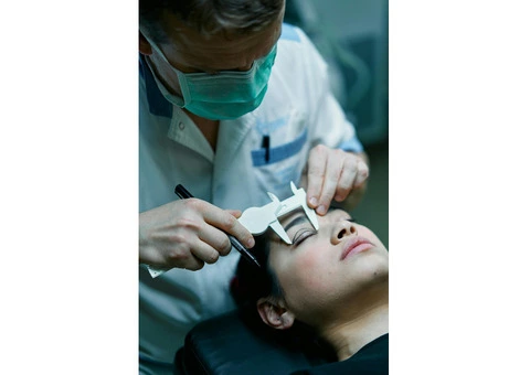 Upper Eyelid Blepharoplasty in London, UK - 2/2