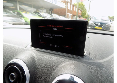 STUNNING AUDI A3 SALOON PETROL/ULEZ  LOW MILEAGE - 4/7