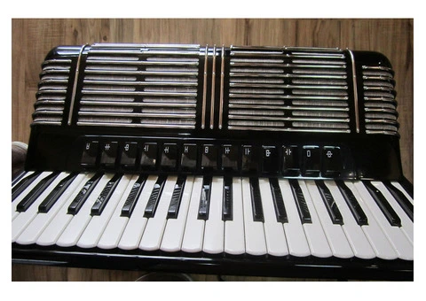 Hohner morino V 120 AKKORDEON