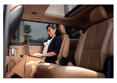 Mercedes V Class Chauffeur Hire: Spacious and Luxurious Group Transport