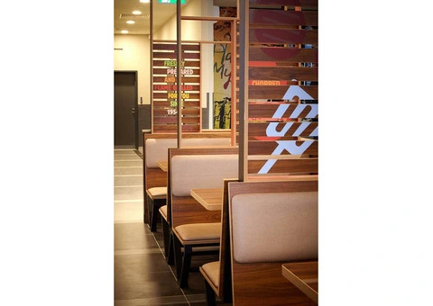 Planova's Custom Fitting Solutions: Perfect Fit for Your Retail Needs - 4/9