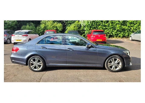 MERCEDES-BENZ E CLASS  2.0 E200 SE SALOON 4DR PETROL - RARE MANUAL TRANSMISSION - 6/29