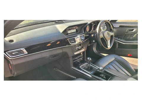 MERCEDES-BENZ E CLASS  2.0 E200 SE SALOON 4DR PETROL - RARE MANUAL TRANSMISSION - 8/29