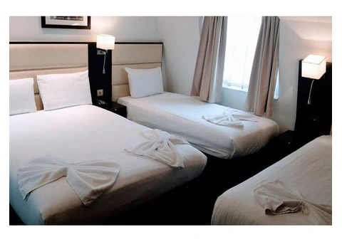 Double-En-Suite at Edward Hotel – Perfect for Couples or Solo Travelers