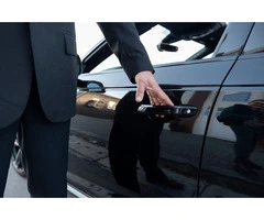 Book Luxury Luton Airport Chauffeur Service