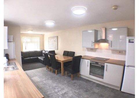 Get The Best Student Accommodation in UK - StudentTenant - 4/5