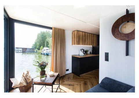 Houseboats - 6/30