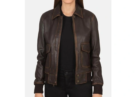 Star-Studded Style: Women's Celebrity Jackets - 3/3