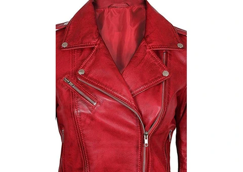 The Best Celebrity Jackets for Women: Style Like a Star - 3/3