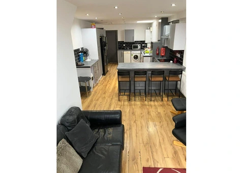 Student Accommodation on Heeley Road, Birmingham: Rooms, Flats & Housing Options - 1/3