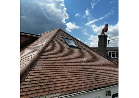 Professional Roof Cleaning in Telford – Keep Your Roof Looking Its Best!