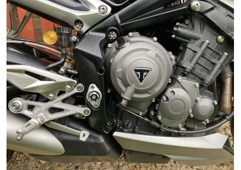Triumph Street Triple RS 765 2017 - 3/11