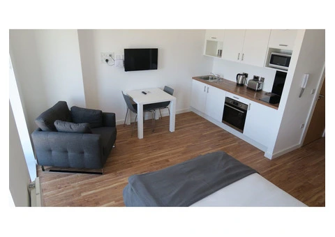 Hotels near Salford Quays | Quays Apartments Manchester - 2/9