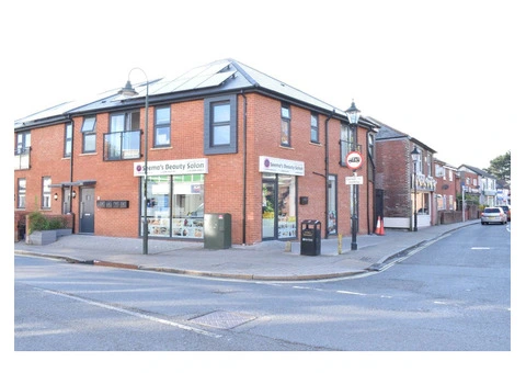 Beauty salon EYE BROW THRADING Totton - 3/7