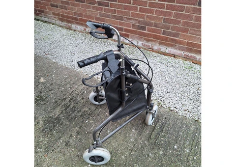 COOPERS three wheeled walker. Mobility aid. - 1/9