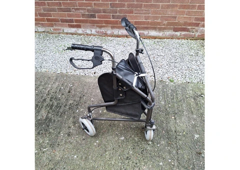 COOPERS three wheeled walker. Mobility aid. - 2/9