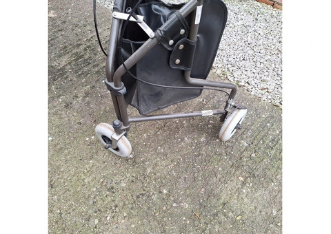 COOPERS three wheeled walker. Mobility aid. - 5/9