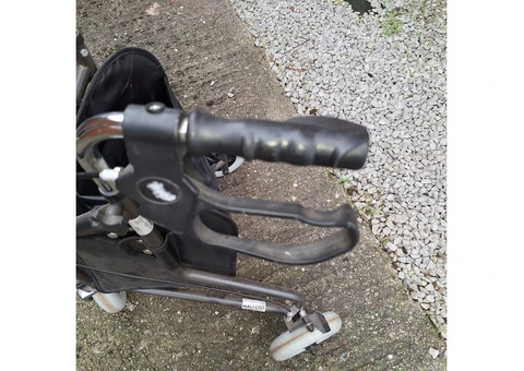 COOPERS three wheeled walker. Mobility aid. - 6/9